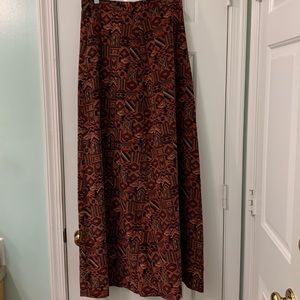 Lightweight corduroy long skirt in Aztec-type print